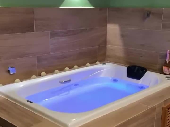 Jacuzzi do Espaço Satyamayi
